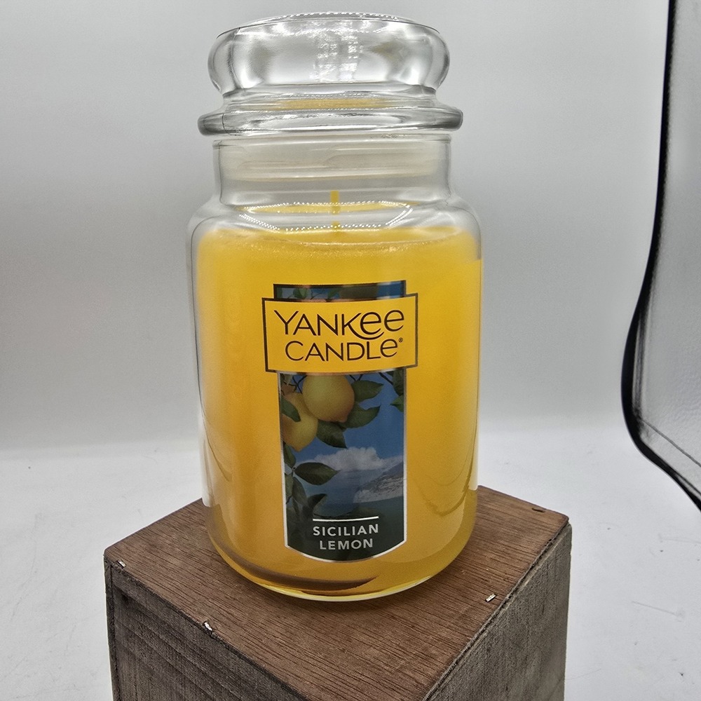 New Yankee Candle Sicilian Lemon 22 Oz. Large Glass Jar Single Wick Retired